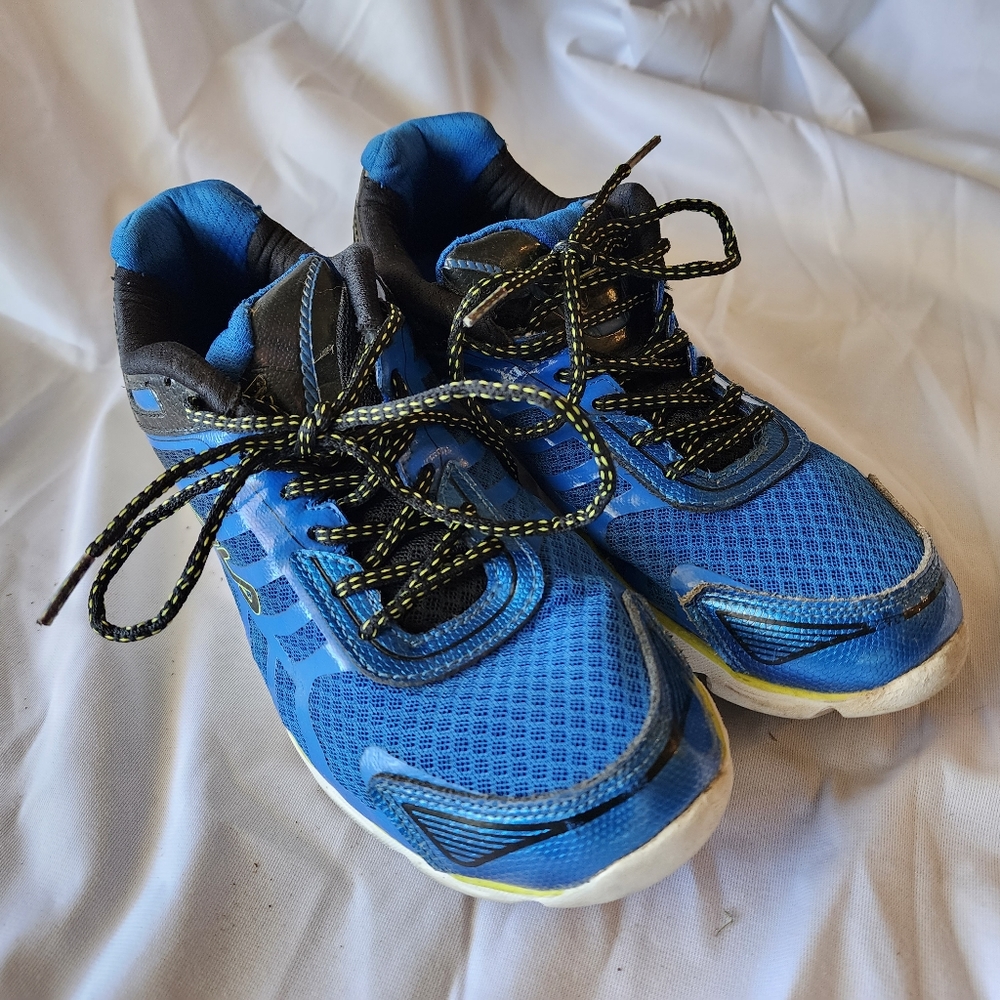 Fila running shoes, size 10, blue and yellow